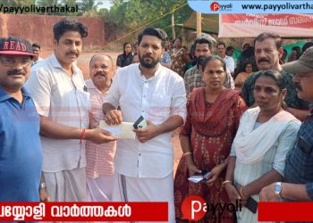 സർവീസ് റോഡിനായി ജനകീയ അനിശ്ചിത കാലസമരം: മരളൂരിലെ സമരപന്തൽ ഷാഫി പറമ്പിൽ എം പി സന്ദർശിച്ചു