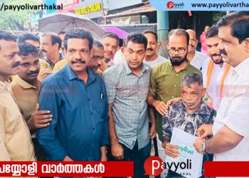 നന്തിയിലെ ഓട്ടോ ഗുഡ്‌സ് തൊഴിലാളികൾക്ക് ഓണക്കോടി സമ്മാനിച്ച് ബ്ലോക്ക് പഞ്ചായത്തംഗം