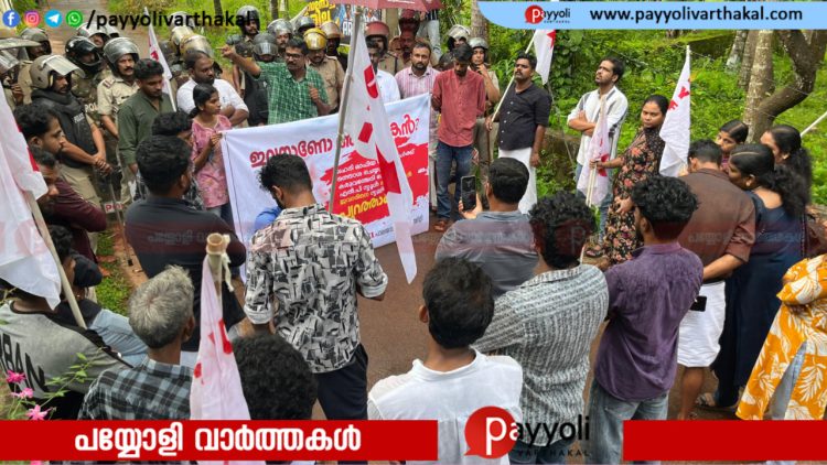 മണിയൂരിൽ ഡി വൈ എഫ് ഐ നേതാവിനെതിരെ ക്രൂരമർദനം: അധ്യാപകനെ പുറത്താക്കണമെന്ന് ആവശ്യപ്പെട്ട് സ്കൂളിലേക്ക് മാർച്ച്