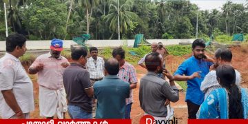 മരളൂർ ഗോപാലപുരം സർവ്വീസ് റോഡ് പ്രവൃത്തി ഉടൻ ആരംഭിക്കുമെന്ന് ഉറപ്പ് ലഭിച്ചതായി സമര സമിതി